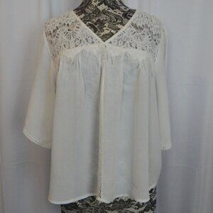 Karen Kane Off White Top With Lace Accents Size XL